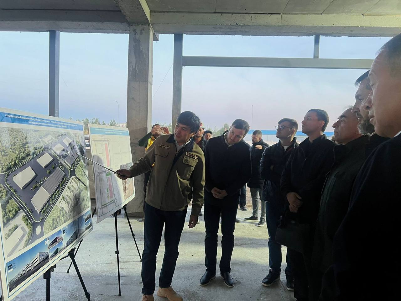 photo_5303256623478858778_y (1).jpg