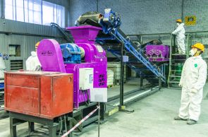 В индустриальном парке ММК введена в эксплуатацию новая линия по производству брикетированного ферросилиция